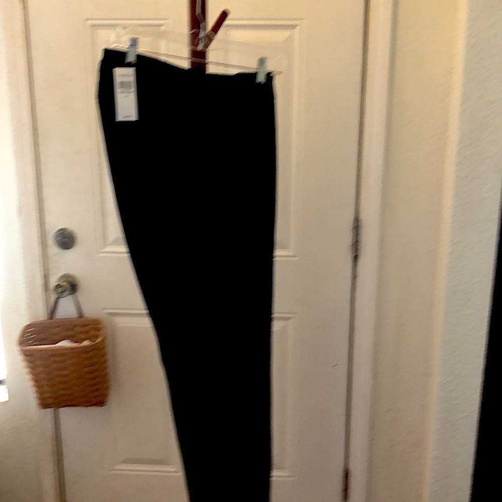 Great looking dark blue jeans!  Brand new!!